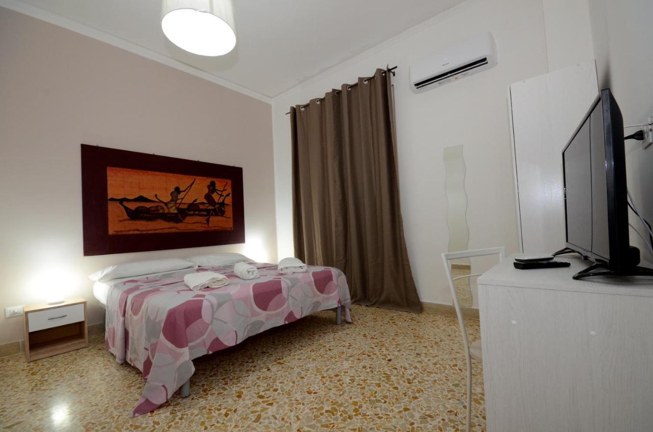La Casa Del Moro - Al Politeama Panzió Palermo Kültér fotó