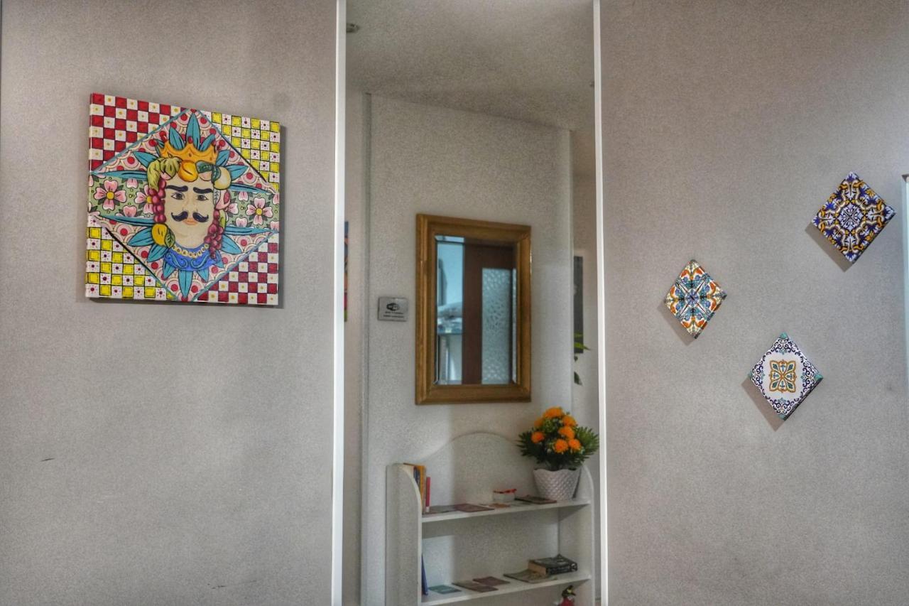 La Casa Del Moro - Al Politeama Panzió Palermo Kültér fotó